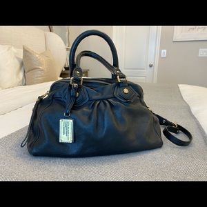 Marc by Marc Jacobs Black Handbag in Black